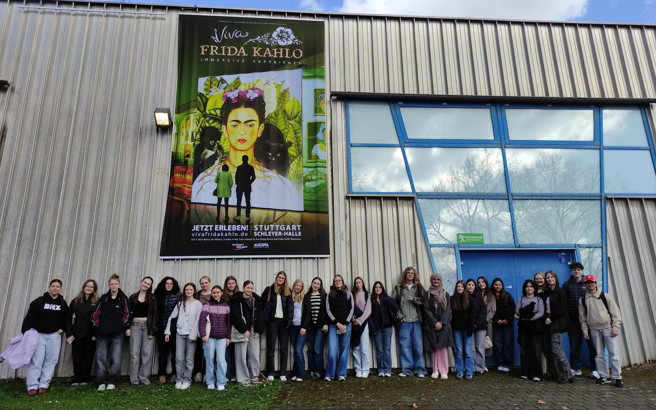 Titelbild: Besuch der Ausstellung zu Frida Kahlo in Stuttgart