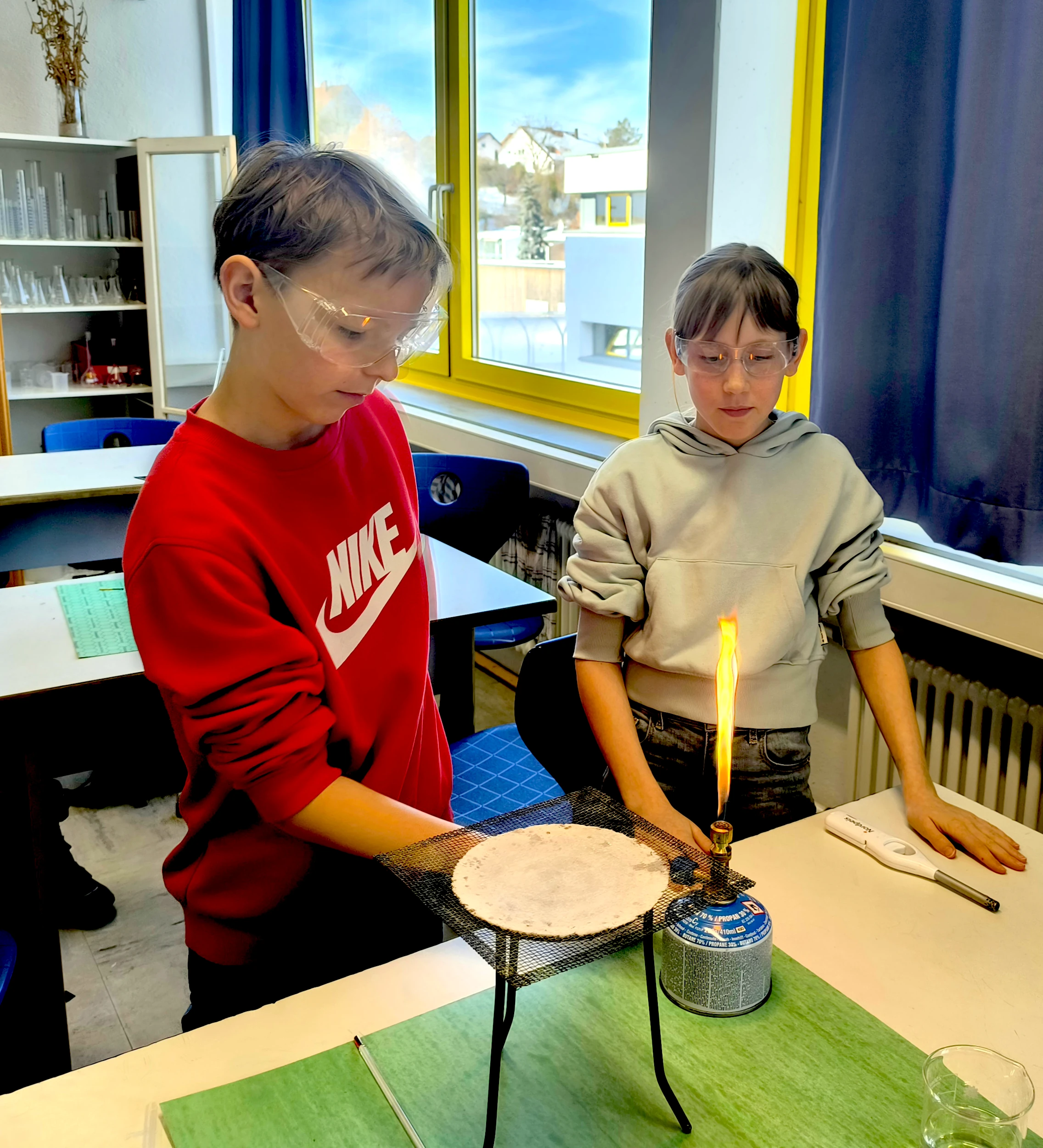 Wasser erhitzen mit dem Bunzenbrenner